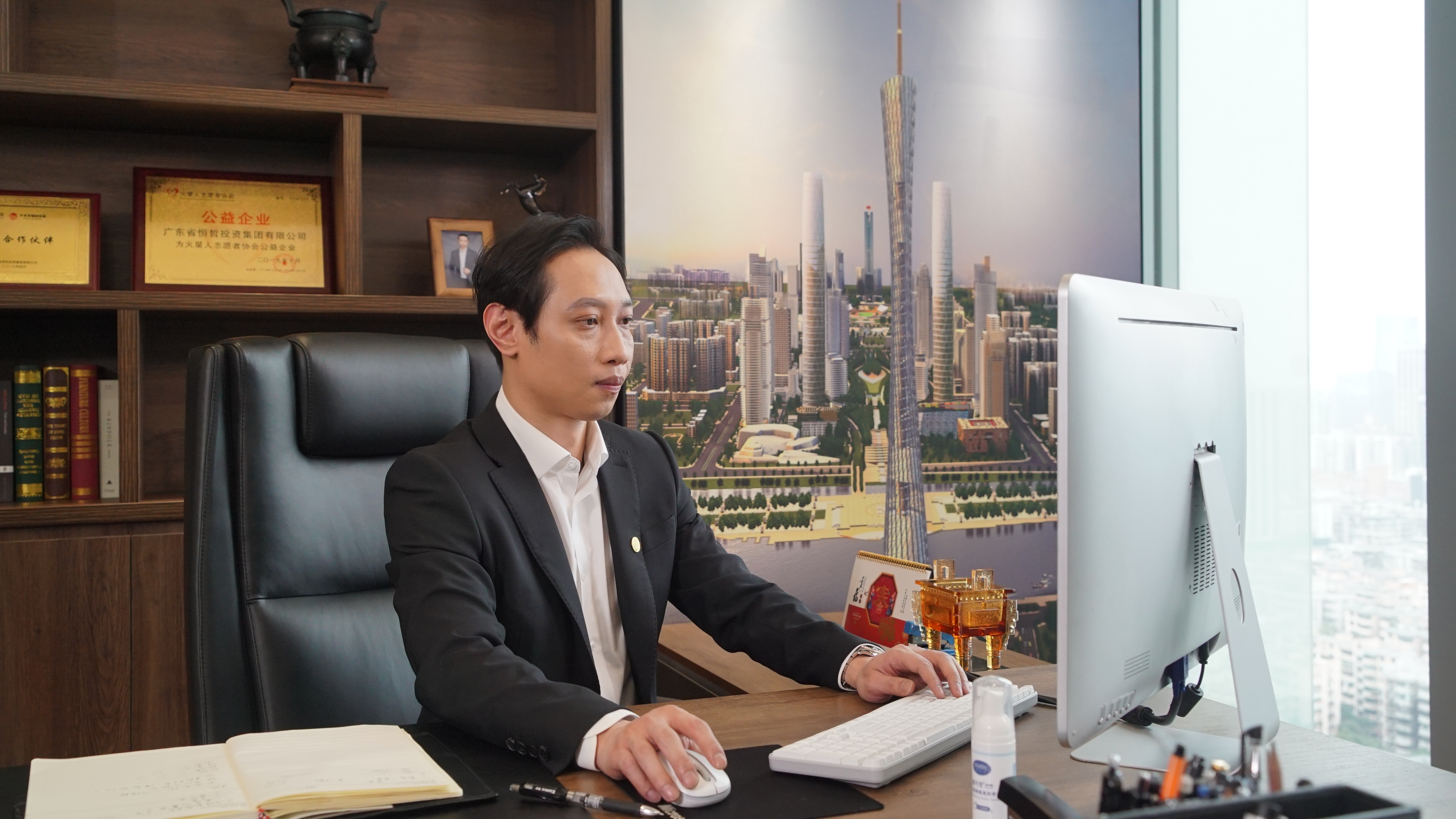 “恒哲希望在如今大環(huán)境下，充分利用市場(chǎng)差異化深耕不動(dòng)產(chǎn)投資領(lǐng)域，同時(shí)推動(dòng)上市計(jì)劃。